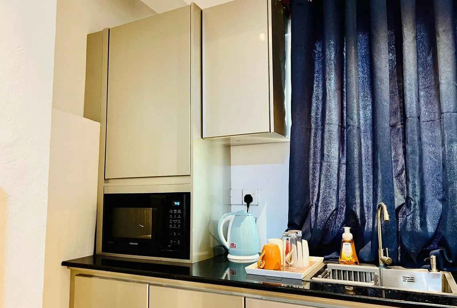 The Luxe Residence Negombo Apartament